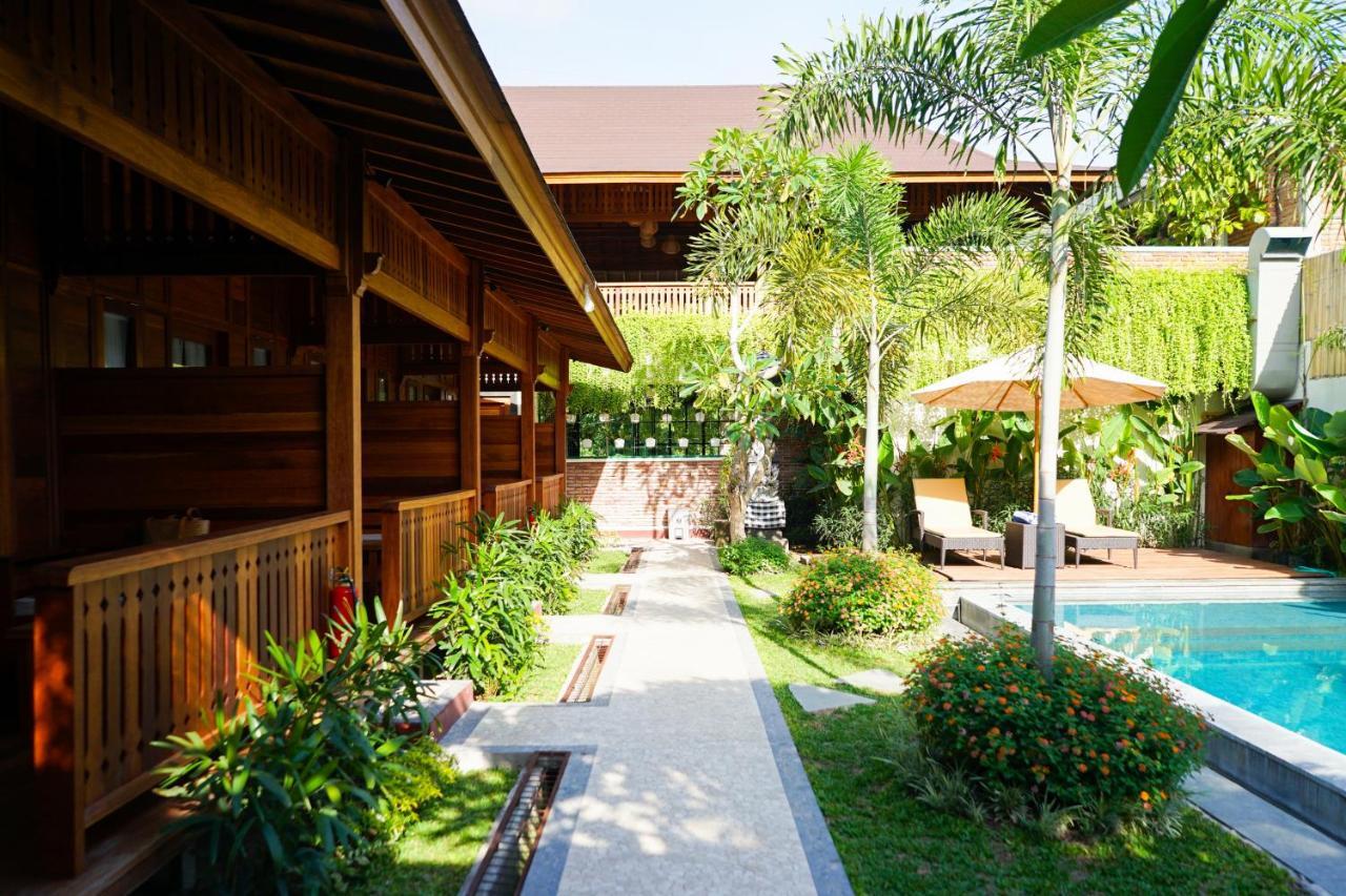 La'villaris hotel&resto Kuta  Extérieur photo