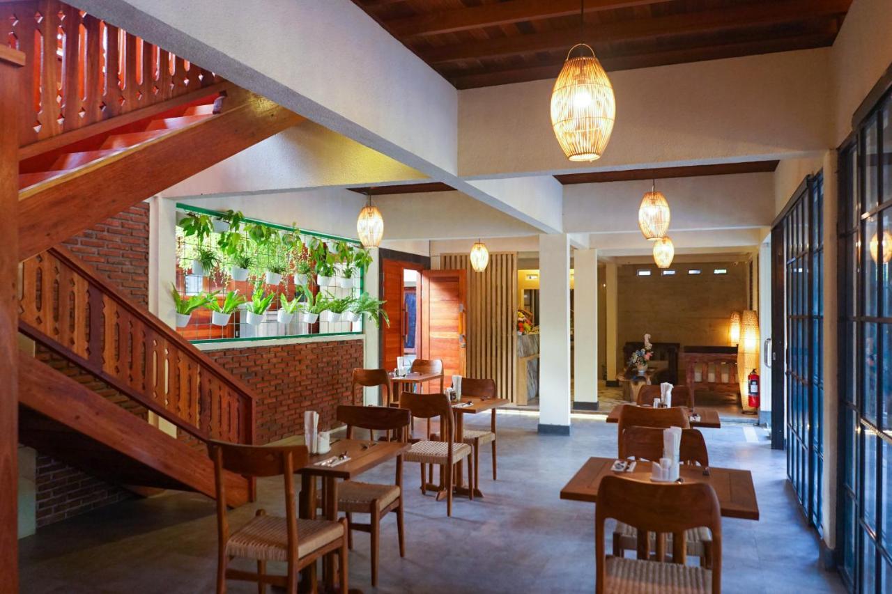 La'villaris hotel&resto Kuta  Extérieur photo