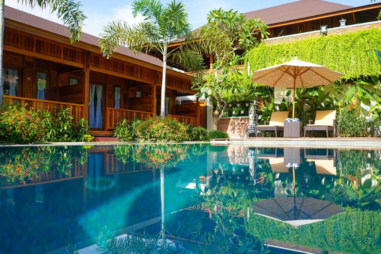 La'villaris hotel&resto Kuta  Extérieur photo